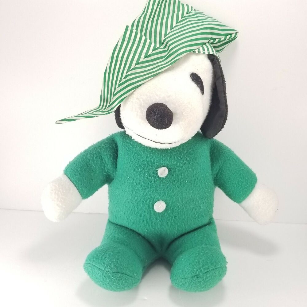 Sitting Peanuts Snoopy Plush Green Pajamas Night Cap Charlie Brown Dog Soft Xmas